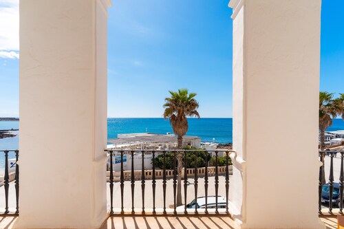 Villa 'Ramirez' with Sea View, Shared Garden