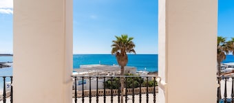 Villa 'Ramirez' with Sea View, Shared Garden