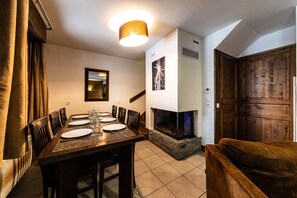 Dining - Cozy ski chalet in Les Gets 400m from the cable cars! (Les Gets)