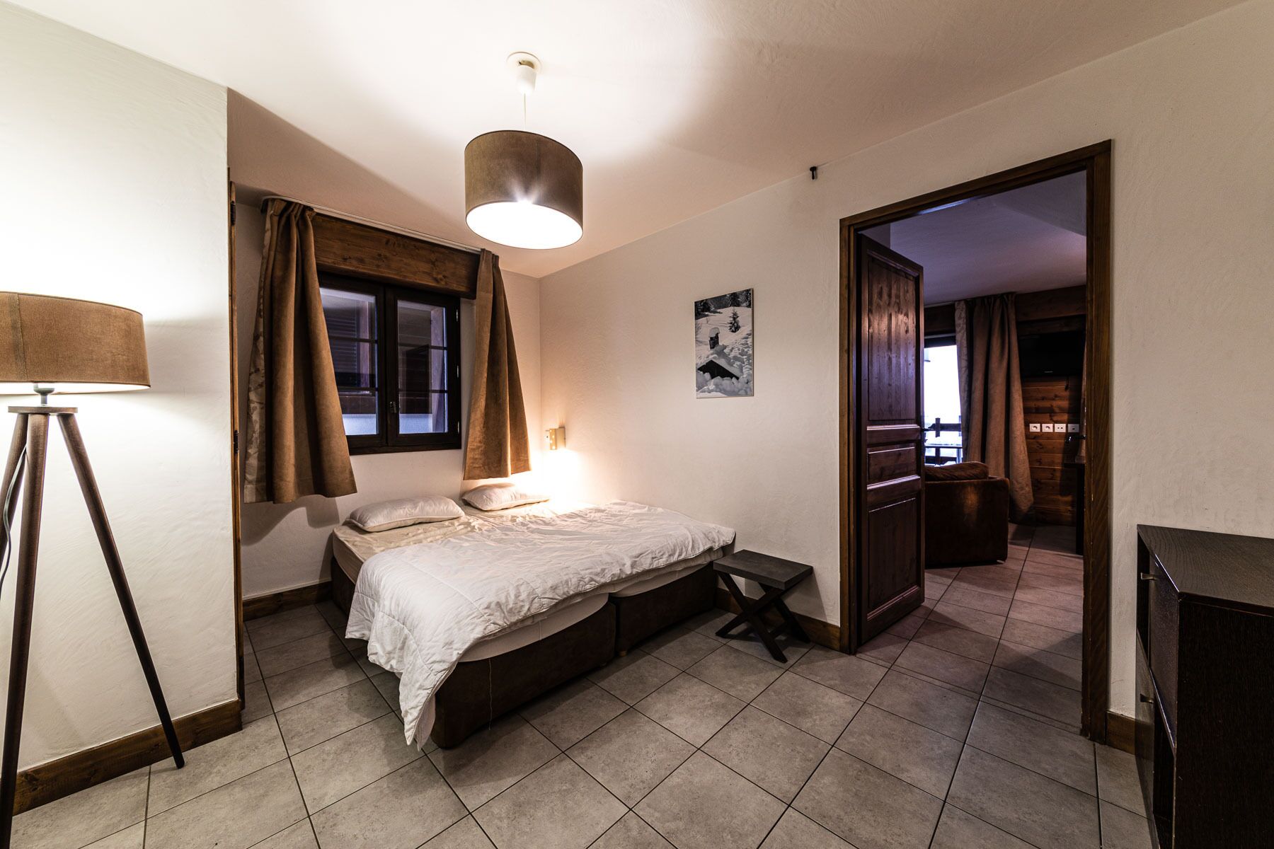 4 bedrooms, WiFi, bed sheets