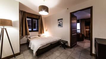 4 bedrooms, WiFi, bed sheets
