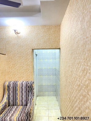 5 bedrooms, free WiFi, bed sheets