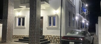 ดิไวน์ วิลล่า แอนด์ รีสอร์ทส์ จำกัด