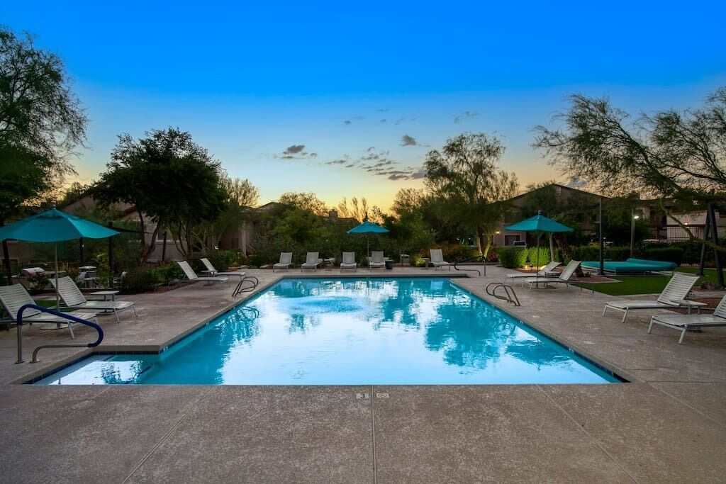 Modern 2-BR Condo near Kierland
