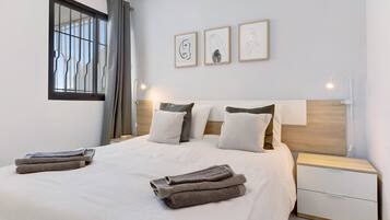 2 bedrooms, iron/ironing board, free WiFi, bed sheets