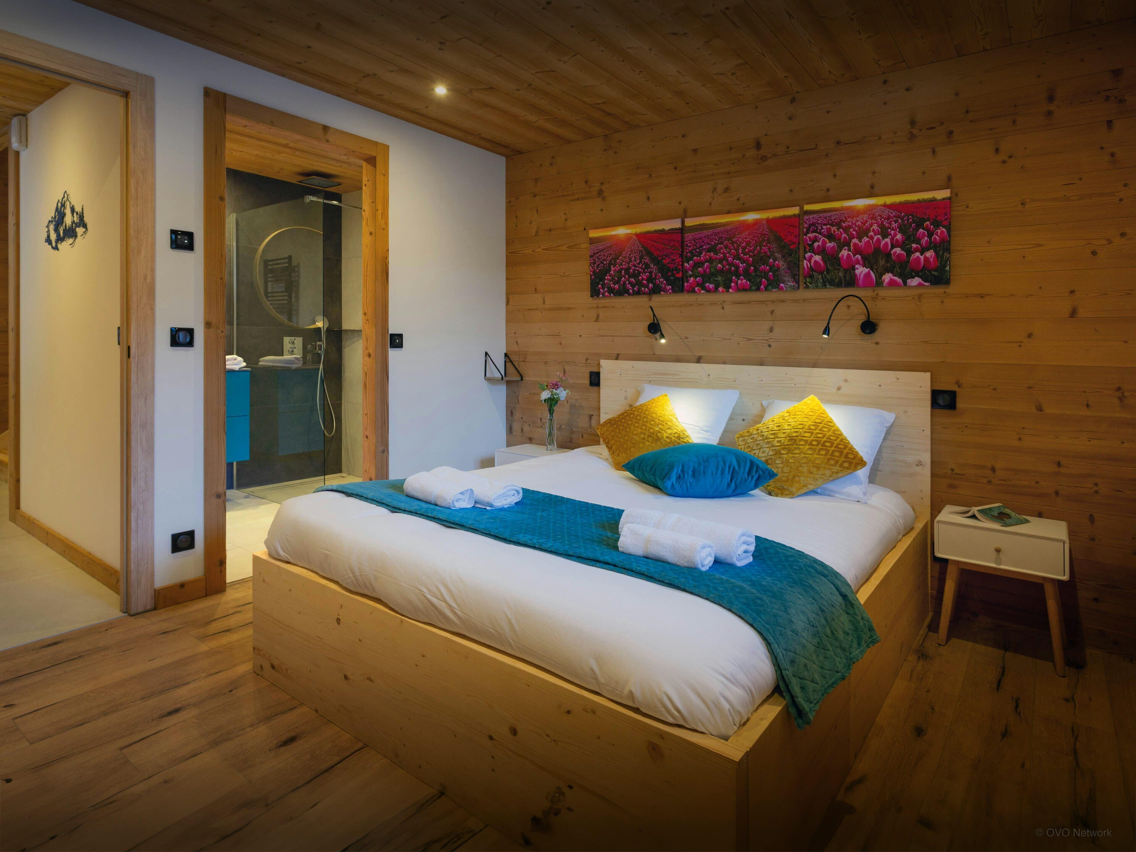 5 habitaciones, tabla de planchar con plancha, wifi y ropa de cama 