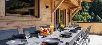 Chalet Julero - stylish stay for 12 with hot tub and sauna - OVO Network