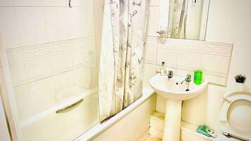 Apartment | Bathroom | Shower, towels