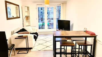 Apartment | Dining