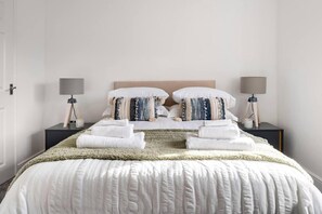 2 bedrooms, free WiFi, bed sheets - Immaculate 2-bed Apartment in Welwyn Garden City (Welwyn Garden City)