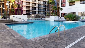 Outdoor pool - South Country Suites (Mesa)
