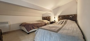 4 bedrooms, desk, iron/ironing board, travel cot