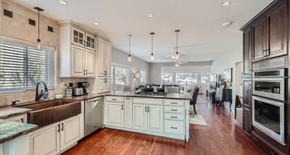 "Discover Tranquil Elegance: Your Charming Retreat in the Heart of Castle Rock"