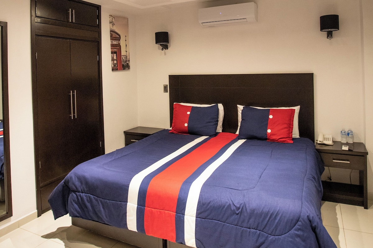 Enkeltrom – standard, ikke-røyk | Safe på rommet, individuelt dekorert, individuelt innredet og skrivebord