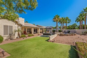 Property grounds - Pool & Putting Green with Golf Cart minutes to Golf Courses in Sunny Arizona! (Goodyear)