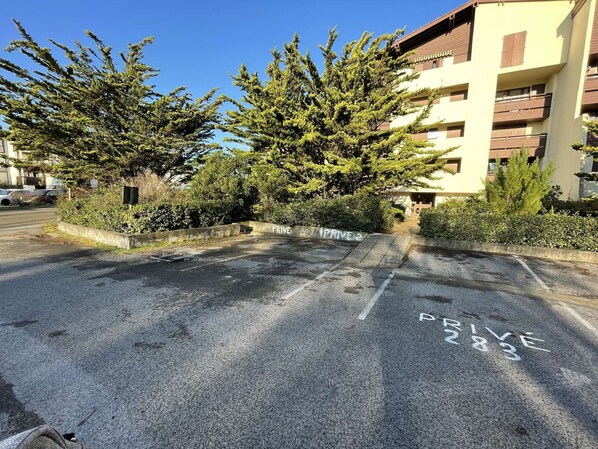Property grounds - Seignosse Ocean, with a parking space, near beach, 4 pers. ideal family (SEIGNOSSE)