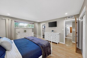 3 Schlafzimmer, Bügeleisen/Bügelbrett, Reisekinderbett, kostenloses WLAN