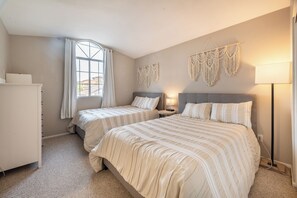4 Schlafzimmer, Bügeleisen/Bügelbrett, WLAN, Bettwäsche
