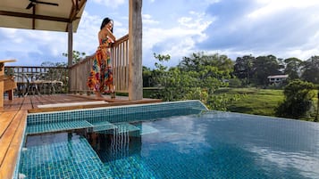 Deluxe Suite, 2 Queen Beds, Private Pool, Mountain View | Egyptian cotton sheets, premium bedding, down duvets, memory-foam beds