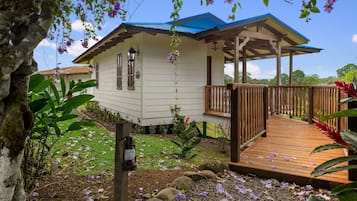 Premium-Suite, 1 King-Bett, Balkon, Bergblick | Bettwäsche aus ägyptischer Baumwolle, hochwertige Bettwaren