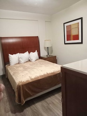 Standard Single Room | Down comforters, individually decorated, individually furnished