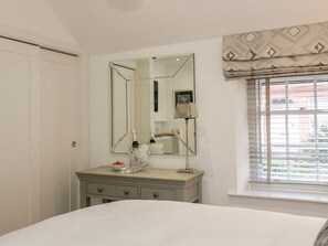 1 bedroom, individually decorated, individually furnished, free WiFi - 9 Chapel Street (Conwy)