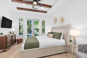 6 Schlafzimmer, Zimmersafe, Schreibtisch, Bügeleisen/Bügelbrett