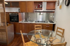 Private kitchen - 2 Bedroom Apartment in Sesto San Giovanni (Sesto San Giovanni)