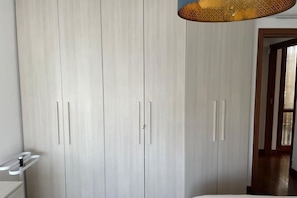 Interior - 2 Bedroom Apartment in Sesto San Giovanni (Sesto San Giovanni)