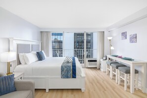 Iron/ironing board, free WiFi, bed sheets - Deluxe Studio*King Size Bed*Free Parking and Wifi (Honolulu)