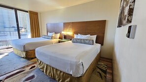 In-room safe, iron/ironing board, travel cot, free WiFi - Cute Studio in Palms at Waikiki (Honolulu)