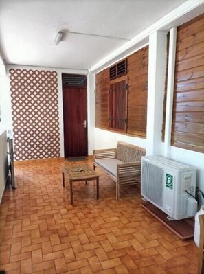 Interior - Locamarre G GONDET (sainte anne)