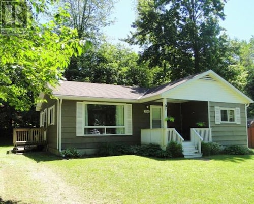 Point Clark Cottage Getaway