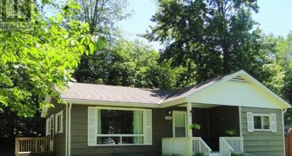 Point Clark Cottage Getaway