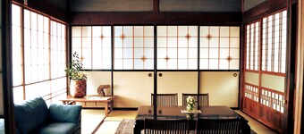 Nostalgic steam locomotive town ／ "Kuma-no-ya", an old private house for rent ／ A kitchen with seasonings for cooking your own meals ／ Shimada City, Shizuoka Prefecture