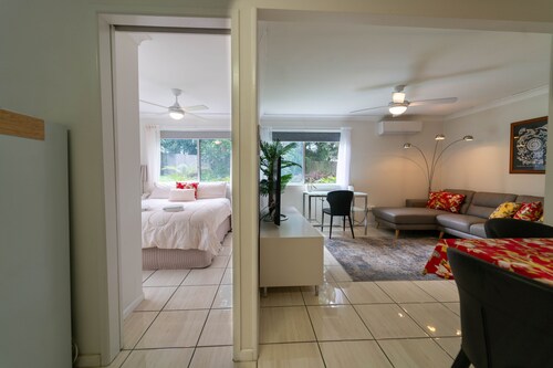 Spacious and conveniently located granny flat