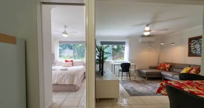 Spacious and conveniently located granny flat