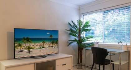 Spacious and conveniently located granny flat