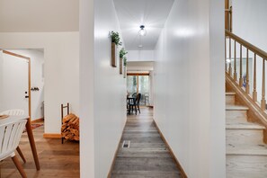 Interior - 15 Min to Ski Resorts · Cozy 3 BR · Dog Friendly · Game Area and Fire Pit (East Stroudsburg)