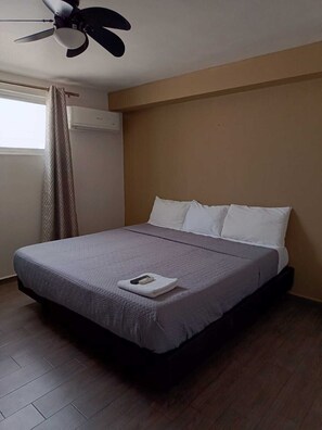 Comfort Room | Free WiFi, bed sheets