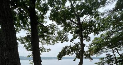 YEAR ROUND Lake of the Isles Waterfront Cottage & boat dock!