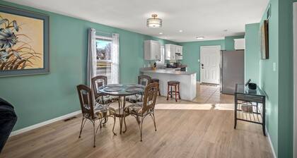 Kings Cottage 4 bed/3 full bath central Topeka