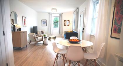 Cozy bungalow in walkable East Nashville with inviting porch