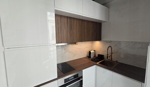 Fridge, microwave, coffee/tea maker, toaster - Appartement Montare - Welkeys (Paris)