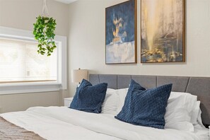 2 bedrooms, iron/ironing board, WiFi, bed sheets - 2 Bed Apt - East Liberty, Bakery Square, Pittsburgh & Carnegie Melon University (Pittsburgh)