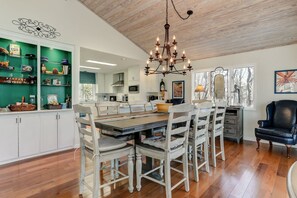 Dining - The Grateful Den - Cozy retreat in Big Canoe! (Jasper)