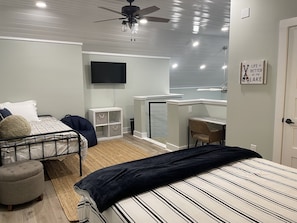 3 bedrooms, desk, free WiFi, bed sheets