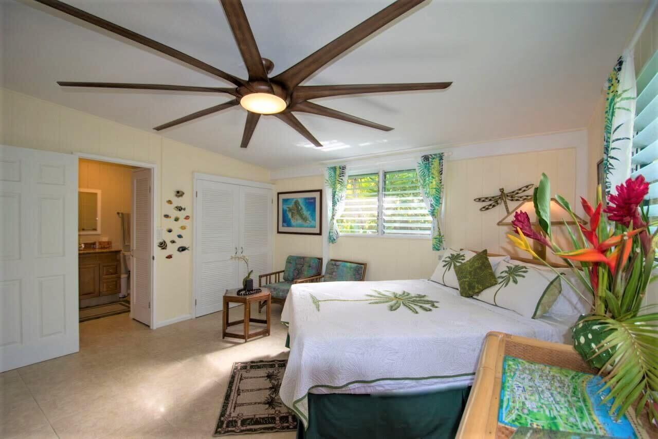*Affordable Island Getaway with private yard *