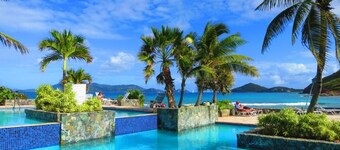 🌴 2BR Sapphire Beachfront Newly Renovated Perfect for Family Washer/Dryer/WiFi