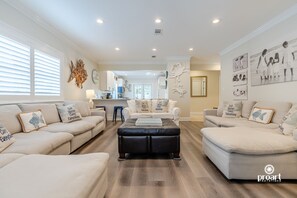 Smart TV, fireplace, DVD player, ping pong